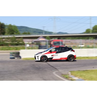 Jízda v Yaris GR na okruhu Vysoké Mýto, 1 osoba, 8 kol – Hledejceny.cz