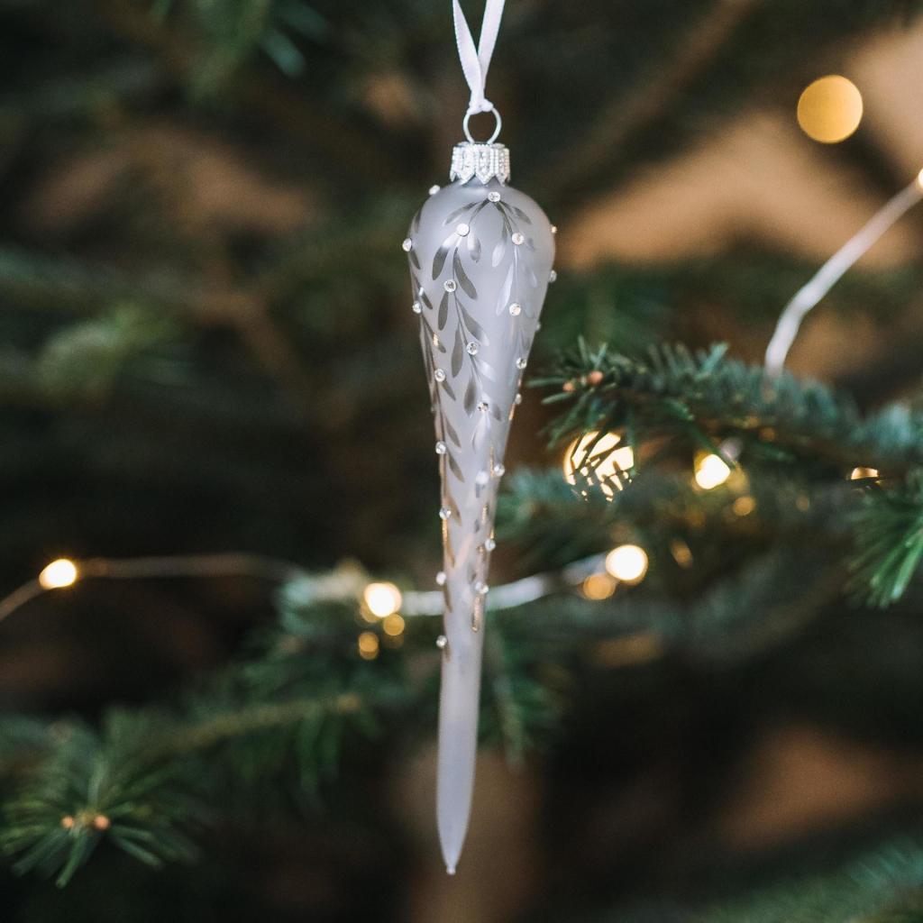 GLASSOR Skleněná vánoční ozdoba Leaves Matt grey - rampouch, šedá barva,  sklo od 87 Kč - Heureka.cz