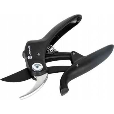 Fiskars Essential – Sleviste.cz