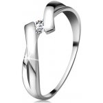 Šperky eshop prsten v bílém zlatě 585 s třpytivým diamantem rozdělená překřížená ramena BT503.30 – Sleviste.cz
