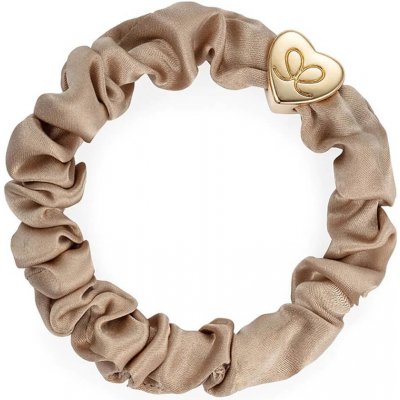 By Eloise Gold Heart Silk Scrunchie –⁠ Sand