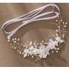 Čelenka do vlasů B-TOP Elegantní čelenka do vlasů s bílými květy a perlami