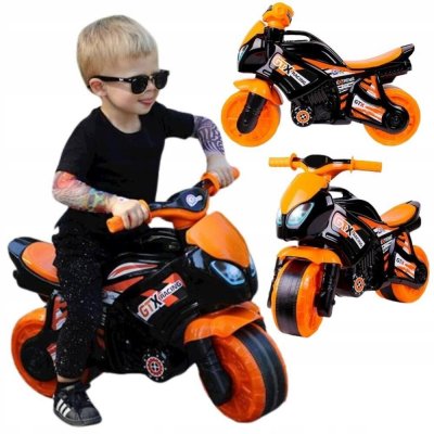 Teddies motorka oranžovo-černá plast 35x53x74cm – Sleviste.cz