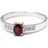 Prsteny Klenoty Budín Ručně vyrobený prsten z bílého a červeného zlata s rubínem a diamanty J 28022 17
