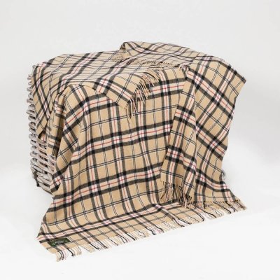 John Hanly Deka z jehněčí vlny Camel of Merrick Tartan 180x137