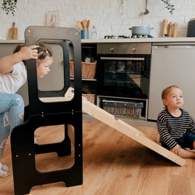 Family scl 4v1 Montessori učící věž se skluzavkou a tabulí Černá – Sleviste.cz