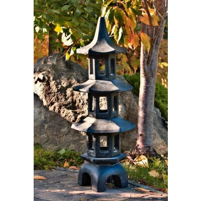 Štíhlá zahradní lampa Pagoda 101 cm