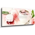 Skleněný obraz 1D panorama - 120 x 50 cm - cup of tea with roses and jam on white wooden table šálek čaje s růží a džemem na bílém dřevěném stole – Hledejceny.cz