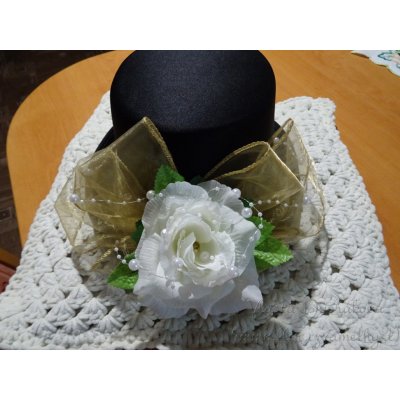 Cylindr černý - zlatá organza a bílá růže – Hledejceny.cz