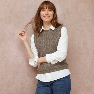 Vesta z hladkého úpletu s kulatým výstřihem hnědošedý melír – Zboží Dáma