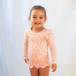 Dětské rychleschnoucí dívčí plavky s dlouhým rukávem růžové Pink Leo Geggamoja – Zbozi.Blesk.cz