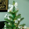 Vánoční stromek STAR TRADING Vánoční stromek LED s dekorací ve stříbrné barvě SA118