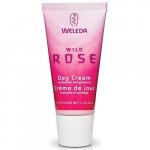 Weleda Wild Rose Smoothing Day růžový vyhlazující denní krém 30 ml pro ženy