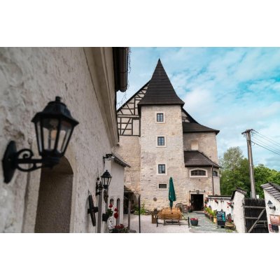 Rodinný pobyt na hradě, 2 dospělí + 1 dítě, 3 dny / 2 noci / po - ne – Sleviste.cz