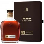 Ararat 20 letá 40% 0,7 l (kazeta) – Zboží Mobilmania