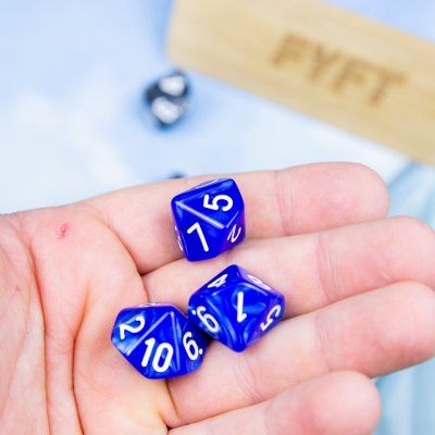 D10 Hrací kostka desetistěnná dice do deskových a RPG her Barva: Modrá – Zboží Živě
