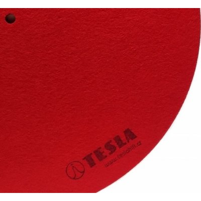 TESLA Antistatic Slipmat Red: Kvalitní slipmat pro gramofonové přístroje v červeném provedení – Zbozi.Blesk.cz