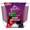 Svíčka Glade by Brise Berry Winter Kiss 224 g