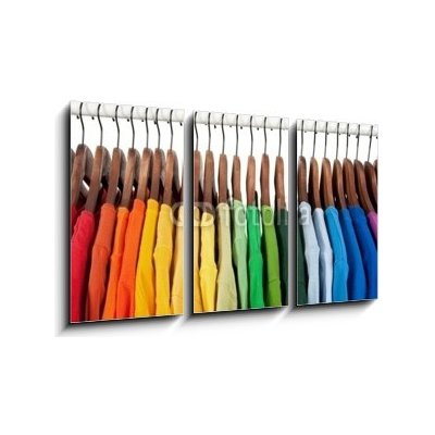 Obraz 3D třídílný - 90 x 50 cm - Rainbow colors, clothes on wooden hangers Duhové barvy, oblečení na dřevěných věšácích