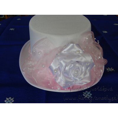 Cylindr bílý - sv. růžová 081J s bílou atlas. růží – Zboží Dáma