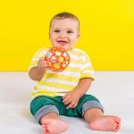 Bright Starts OBALL RATTLE 10cm oranžová – Zboží Mobilmania
