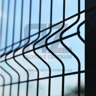 Svařovaný plotový panel BRAVO 3D LIGHT poplastovaný 1030 mm s vodorovným prolisem | antracitová šedá RAL 7016 | oko 50 × 200 mm | drát 4,0 mm – Hledejceny.cz