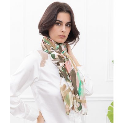 Classic Scarf béžová šála kolem krku s rozpitými květy i pléd přes ramena – Sleviste.cz