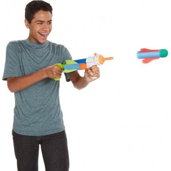 Nerf Super Soaker s přídavnou hadicí