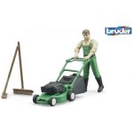 Bruder 62103 BWORLD Zahradník se sekačkou a příslušenstvím – Zboží Mobilmania