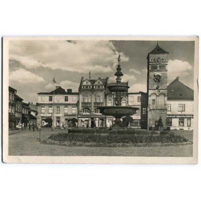 KARVINÁ. Kašna. Náměstí. 1955. – Zboží Dáma
