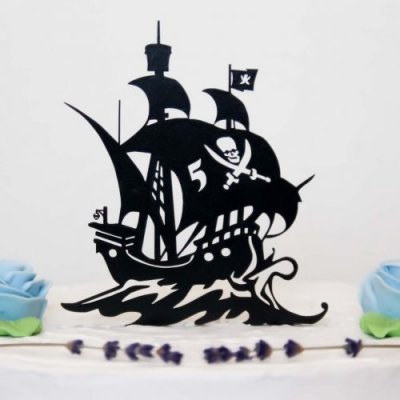 Dřevěný zápich do dortu s věkem - Pirátská loď – Zboží Mobilmania