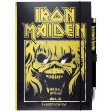 CurePink Poznámkový blok se svítící propiskou Iron Maiden The Beast On The Road A5 14 x 21 x 2 cm