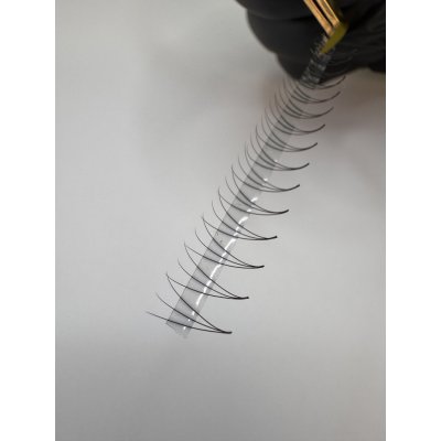 Luxury Lashes 3D Řasy Premium LINE v hotovém vějířku 1 000 ks Zakřivení umělých řas: CC, Délka umělých řas: 12 mm, Tloušťka řas: 007 – Zboží Dáma