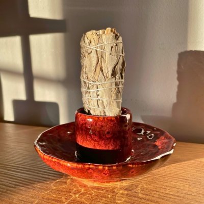 Keramický stojánek na bílou šalvěj – Zboží Dáma