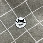 Pinarna My cat and I talk shit about you Moje kočka a já tě pomlouváme kulatý – Zbozi.Blesk.cz