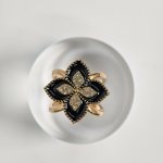 Spona/ průvlek na šátek Štěstíčko White Orchid spon: Černá – Hledejceny.cz