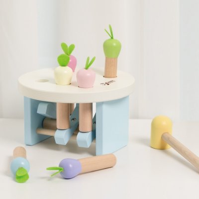 Classic World Classic World Montessori zatloukací hra mrkvičky – Zboží Dáma
