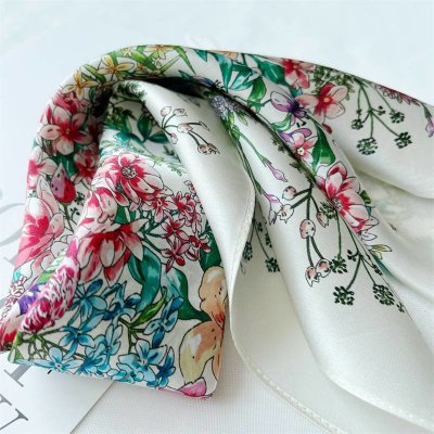 hedvábný šátek květinová zahrada v dárkovém balení – Zboží Mobilmania