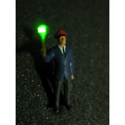 Modellbau Schönwitz Výpravčí s osvětlenou plácačkou H0 Schönwitz 50057 – Sleviste.cz