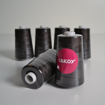 Takoy Overlock / coverlock polyesterová nit TKY 5000 barva tmavě hnědá – Zbozi.Blesk.cz
