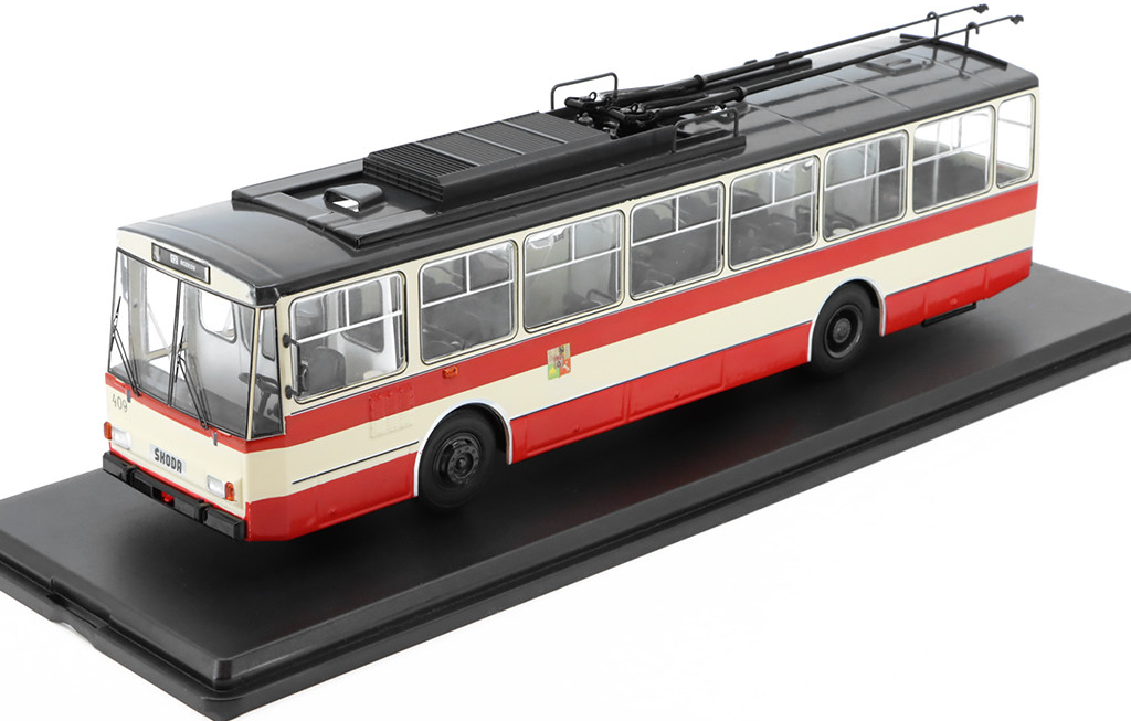 Premium ClassiXXs Trolejbus Škoda 14TR Plzeň 1:43