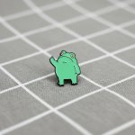 Pinarna Žába ukazující prostředníček – Zboží Dáma