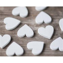 Dřevěné konfety srdce bílé