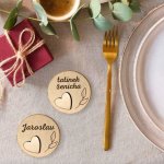 Dřevěné svatební jmenovky se srdcem – personalizované | Zamilujsi.cz písmo: Písmo 3 – Sleviste.cz