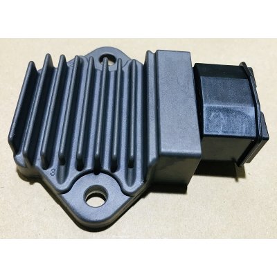 TOURMAX regulátor napětí HONDA NSR 125 93-01, XL 125V VARADERO 02-03, CB 500 94-02, CB 600F HORNET 98-01, CBR 600F 91-00, CBR 900RR 93-99, NT 650V DEAUVILLE 98-01, VT 750C 98-00,VTR 1000F 97-05, XL 10 | Zboží Auto