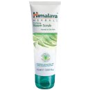 Přípravek na čištění pleti Himalaya čistící peeling z Nimba 75 ml