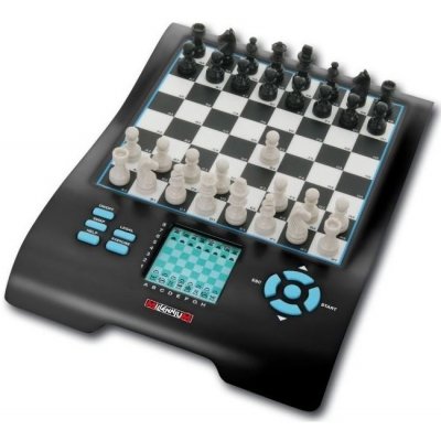Millennium Šachový a herní počítač 8 v 1 Millennium Europe Chess Champion AKČNÍ CENA – Zboží Mobilmania