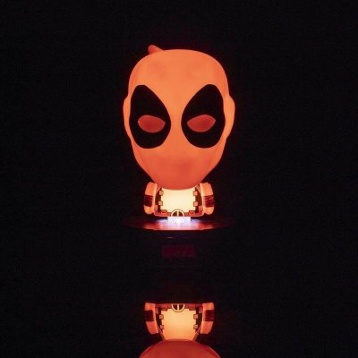 CurePink Plastová dekorativní svítící Marvel Deadpool – Zboží Mobilmania
