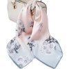 Šátek hedvábný šátek šedo-růžový s květy v dárkovém balení