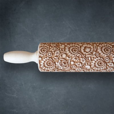 Malý embosovaný váleček - vystouplé folklorní květy – Sleviste.cz